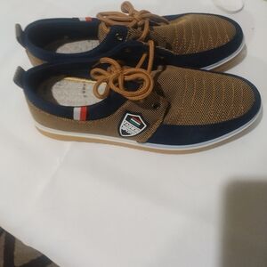 Casual Men's Sneakers in Navy and Tan